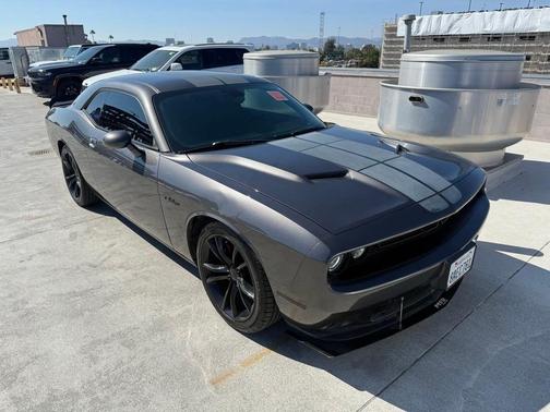 2017 Dodge Challenger SXT