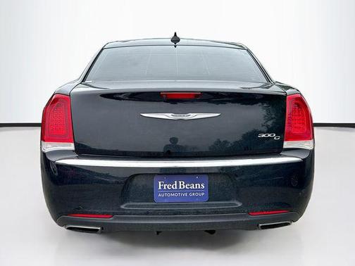 Gloss Black 2016 Chrysler 300 S