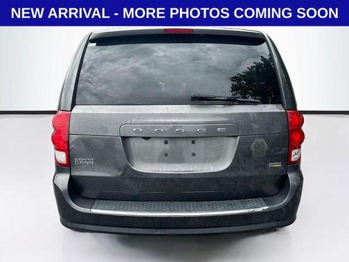 Granite Pearlcoat 2017 Dodge Grand Caravan SE