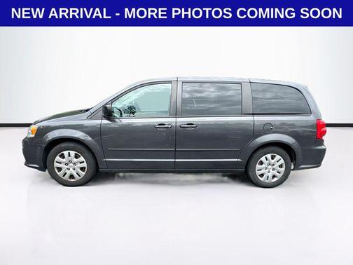 Granite Pearlcoat 2017 Dodge Grand Caravan SE