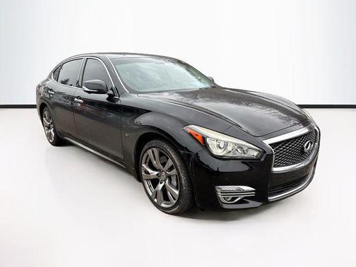 2018 INFINITI Q70L 3.7X LUXE