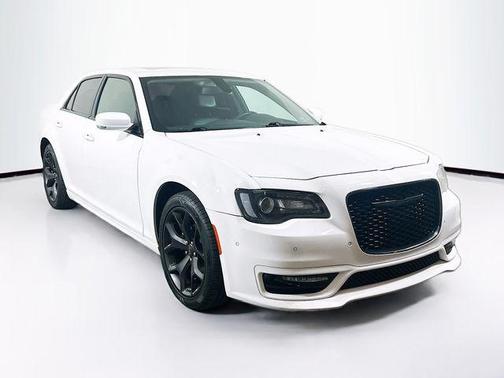 2022 Chrysler 300 Touring