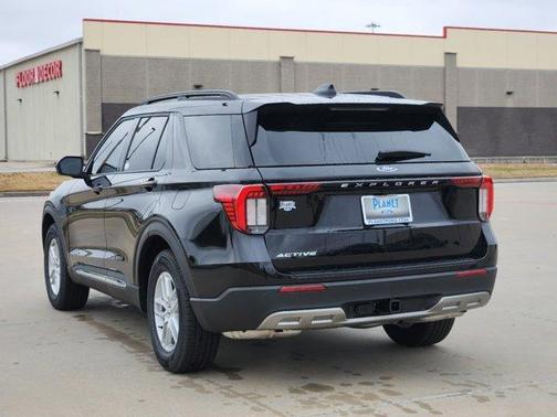 2025 Ford Explorer Active RWD
