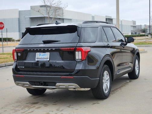 2025 Ford Explorer Active RWD