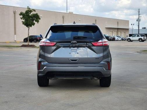 2023 Ford Edge SE