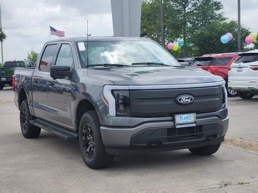 2025 Ford F-150 Lightning XLT