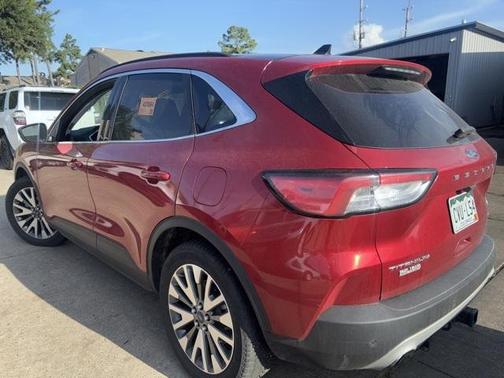 2022 Ford Escape Titanium