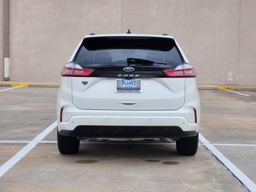 White Metallic 2022 Ford Edge ST Line