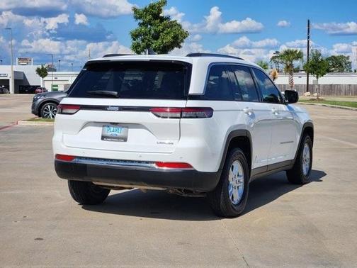 2023 Jeep Grand Cherokee Laredo