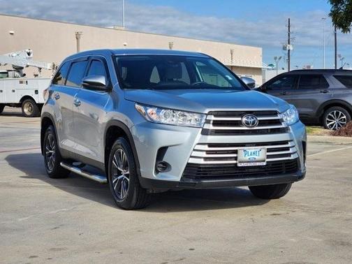 2019 Toyota Highlander LE