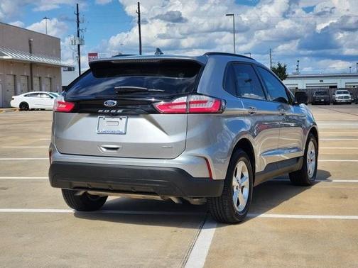 2022 Ford Edge SE