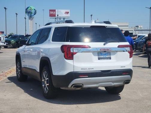 2023 GMC Acadia SLT