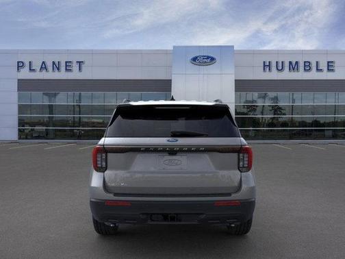 2025 Ford Explorer Active RWD