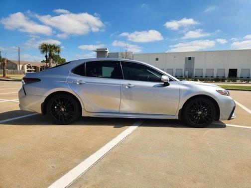 2024 Toyota Camry Hybrid XSE