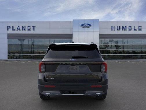 2025 Ford Explorer Active RWD