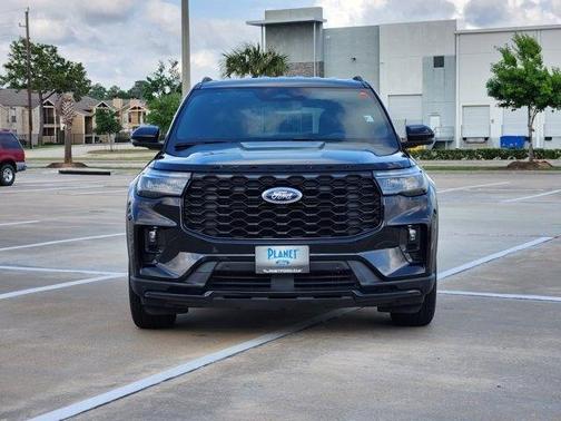 Black Metallic 2025 Ford Explorer ST-Line