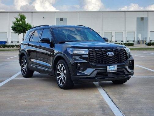 Black Metallic 2025 Ford Explorer ST-Line
