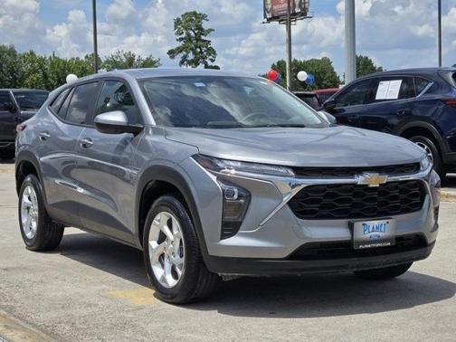 2025 Chevrolet Trax LS