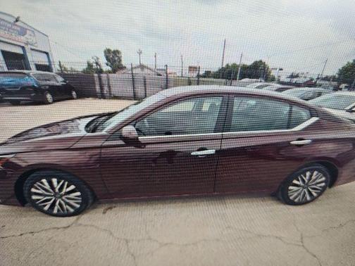Garnet Pearl 2023 Nissan Altima 2.5 SV