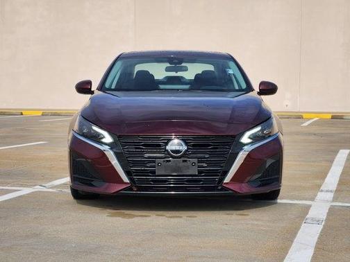 Garnet Pearl 2023 Nissan Altima 2.5 SV
