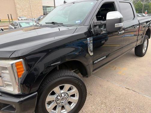 Black 2019 Ford F-250 Platinum