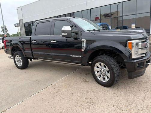 Black 2019 Ford F-250 Platinum