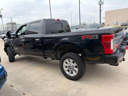 Black 2019 Ford F-250 Platinum