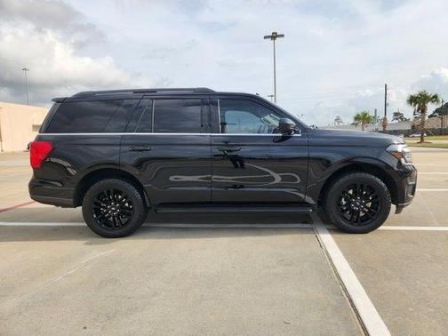 Agate Black Metallic 2024 Ford Expedition XLT