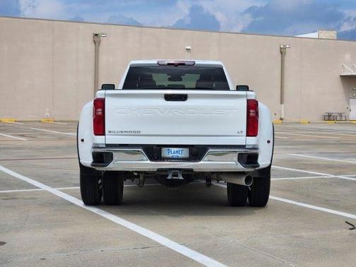 Summit White 2025 Chevrolet Silverado 3500 LT