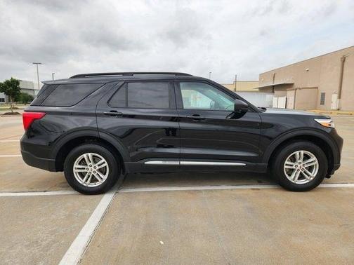 Black Metallic 2023 Ford Explorer XLT