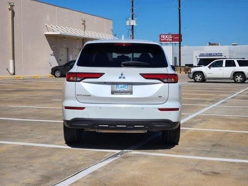 2022 Mitsubishi Outlander SE Launch Edition