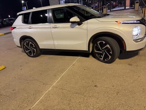 2022 Mitsubishi Outlander SE