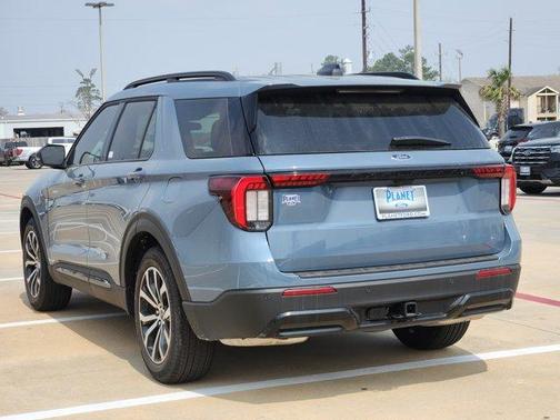 2025 Ford Explorer ST-Line RWD