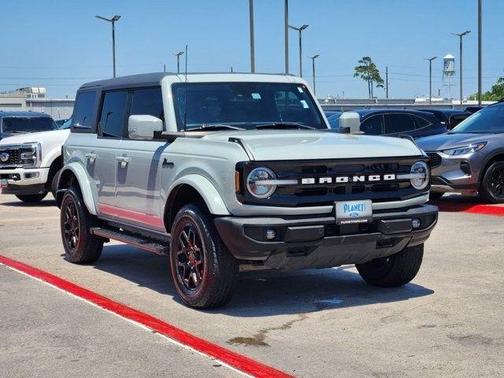 Cactus 2022 Ford Bronco Outer Banks