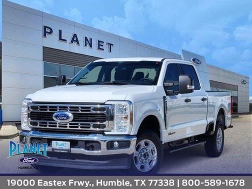 Oxford White 2025 Ford F-250 XLT Truck