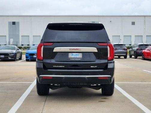 2022 GMC Yukon SLT