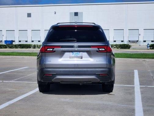 Metal 2026 Toyota Grand Highlander