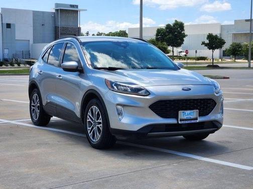 Silver Metallic 2022 Ford Escape SEL
