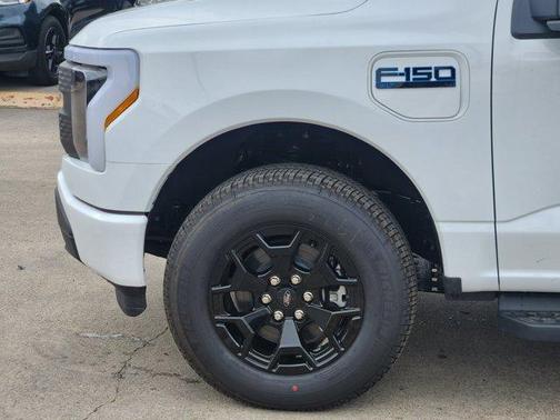 2025 Ford F-150 Lightning XLT