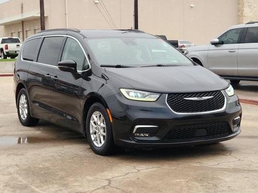 2022 Chrysler Pacifica Touring-L