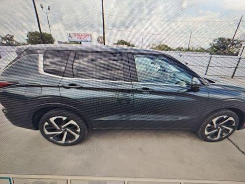 Black Diamond 2024 Mitsubishi Outlander SE