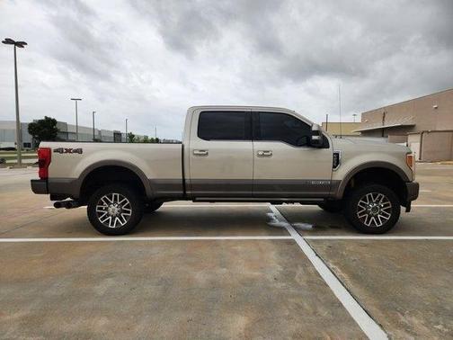 White Gold 2018 Ford F-250 King Ranch