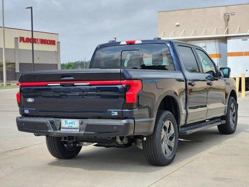 2025 Ford F-150 Lightning LARIAT