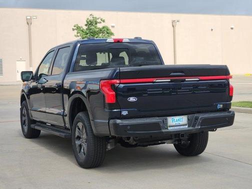 2025 Ford F-150 Lightning LARIAT