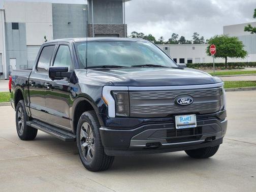 2025 Ford F-150 Lightning LARIAT