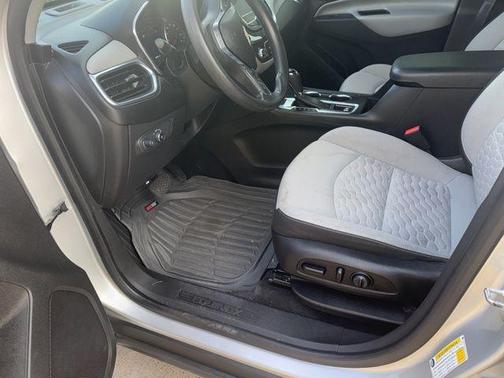 Silver Ice Metallic 2021 Chevrolet Equinox 1LT