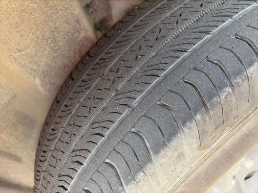 Oxford White 2024 Ford Maverick XLT