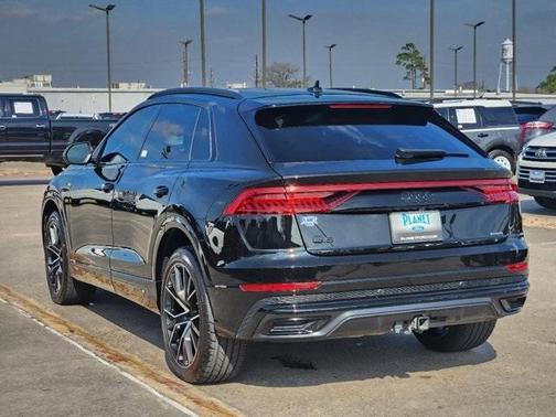 2023 Audi Q8 55 Premium Plus