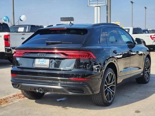 2023 Audi Q8 55 Premium Plus