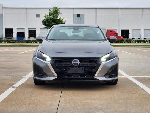 Gun Metallic 2024 Nissan Altima 2.5 SV